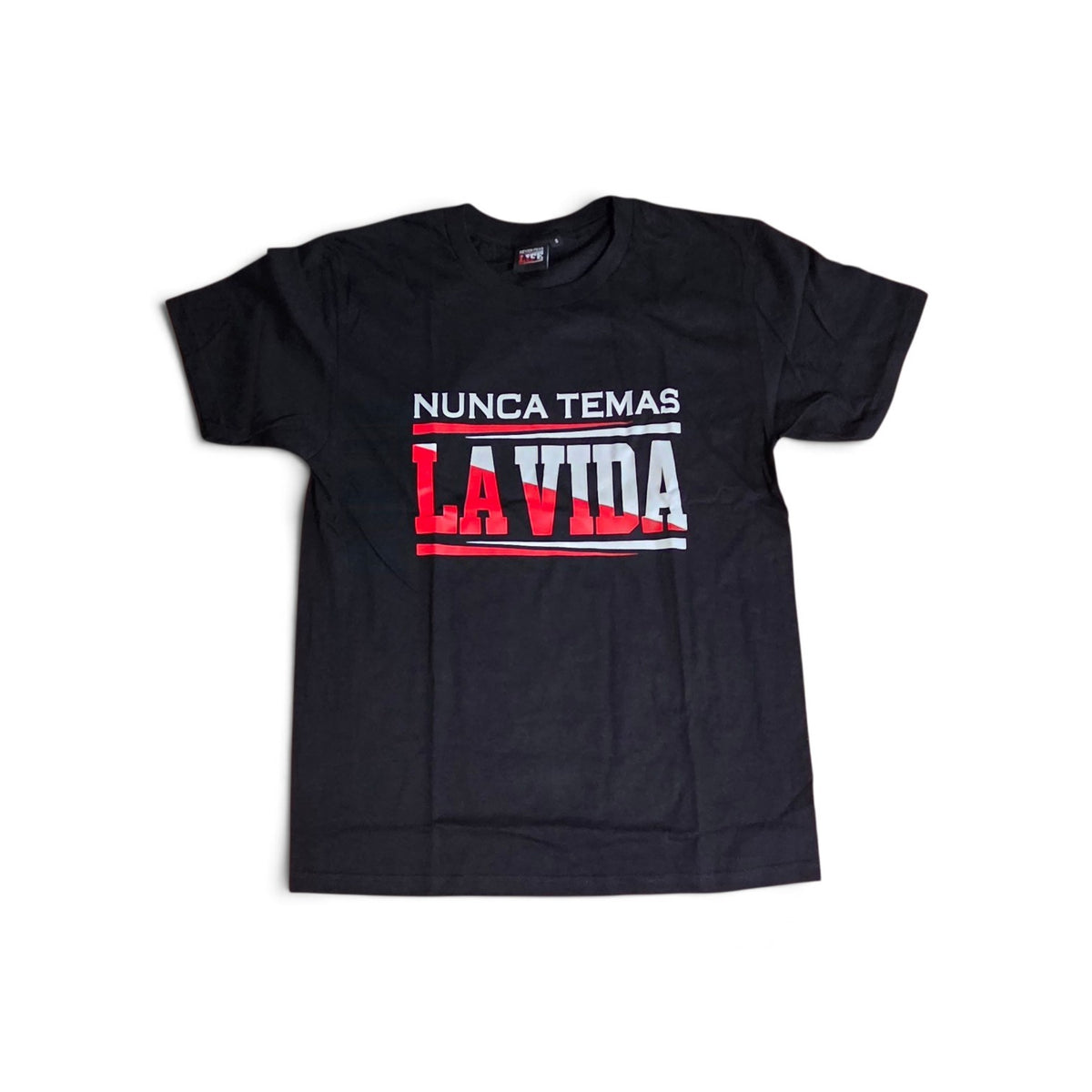 Never Fear Life Graphic Tee – Bold Black in spanish