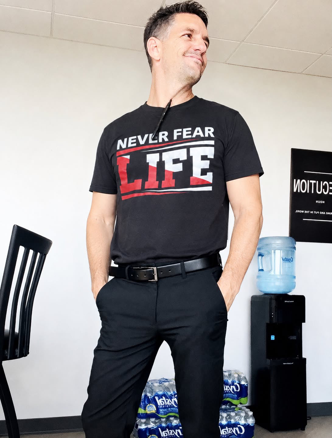 Never Fear Life Graphic Tee – Bold Black